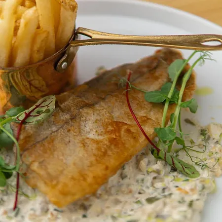 Hotel Cicha Woda Nieporęt